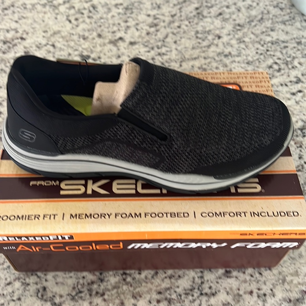 SKECHERS Relaxed Fit Air Cooled Memory Foam MENS